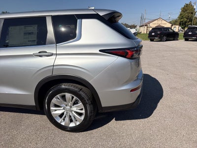 2026 Mitsubishi Outlander ES