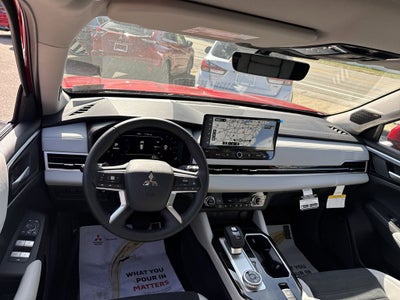 2025 Mitsubishi Outlander SE