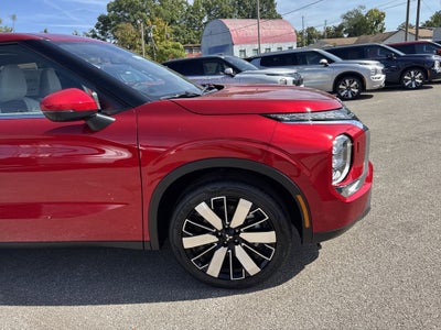 2025 Mitsubishi Outlander SE