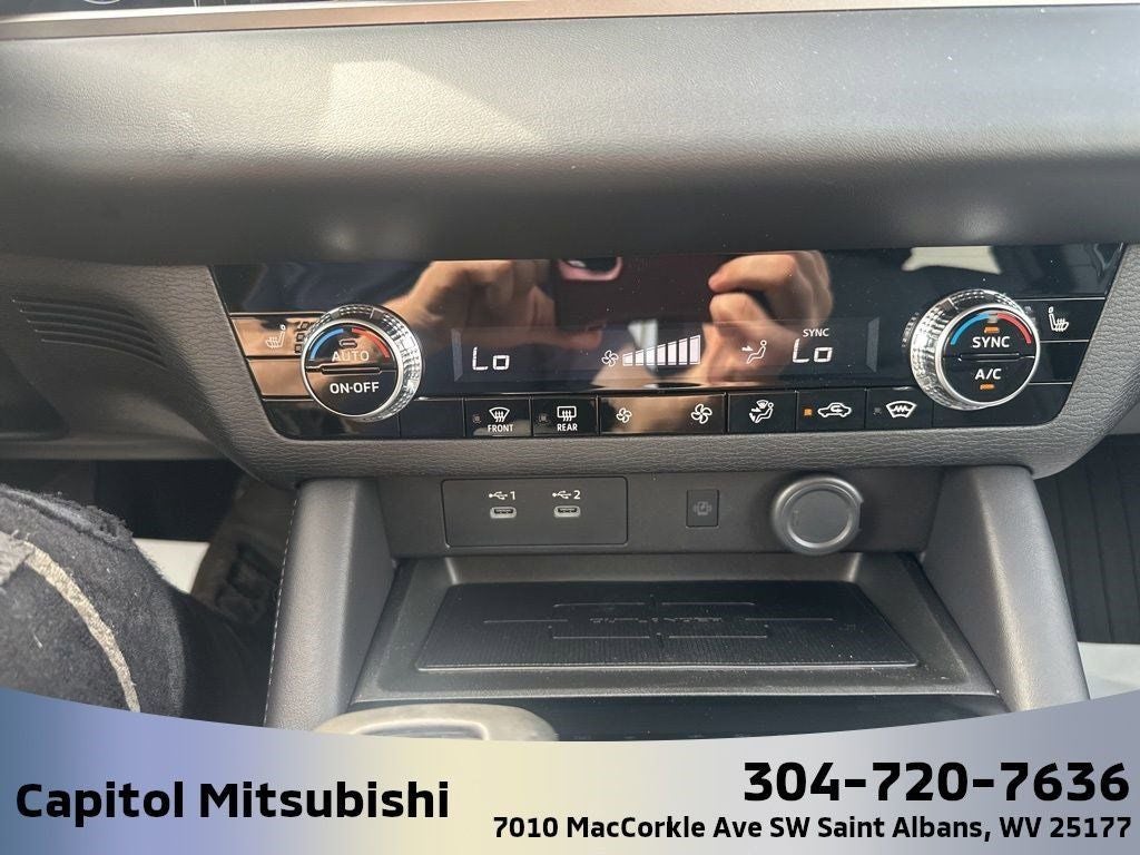 2025 Mitsubishi Outlander SE