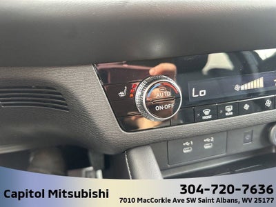 2025 Mitsubishi Outlander SE