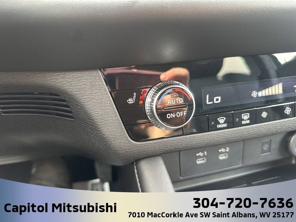 2025 Mitsubishi Outlander SE