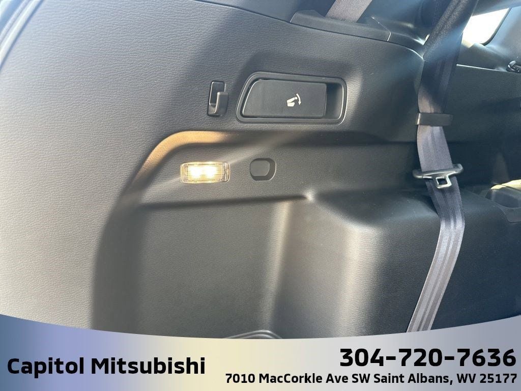 2025 Mitsubishi Outlander SE