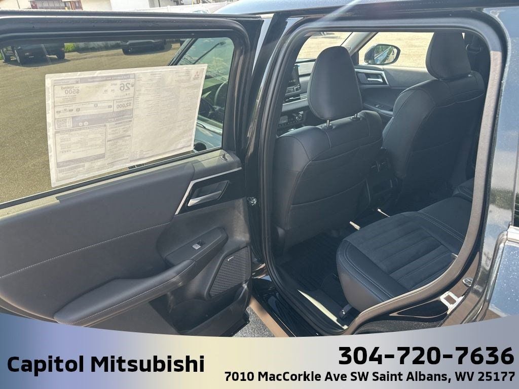 2025 Mitsubishi Outlander SE