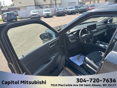 2025 Mitsubishi Outlander SE