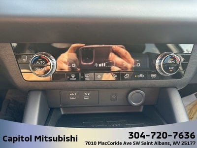 2025 Mitsubishi Outlander SE