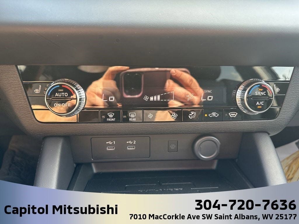 2025 Mitsubishi Outlander SE