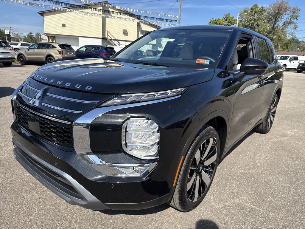 2025 Mitsubishi Outlander SE