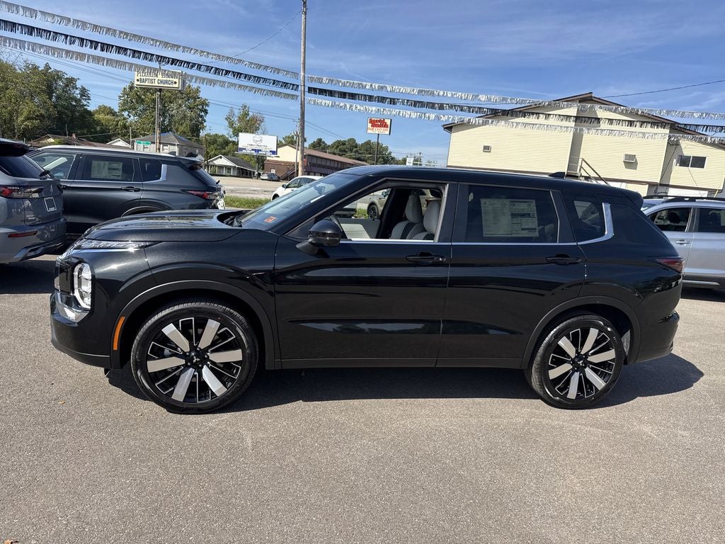 2025 Mitsubishi Outlander SE