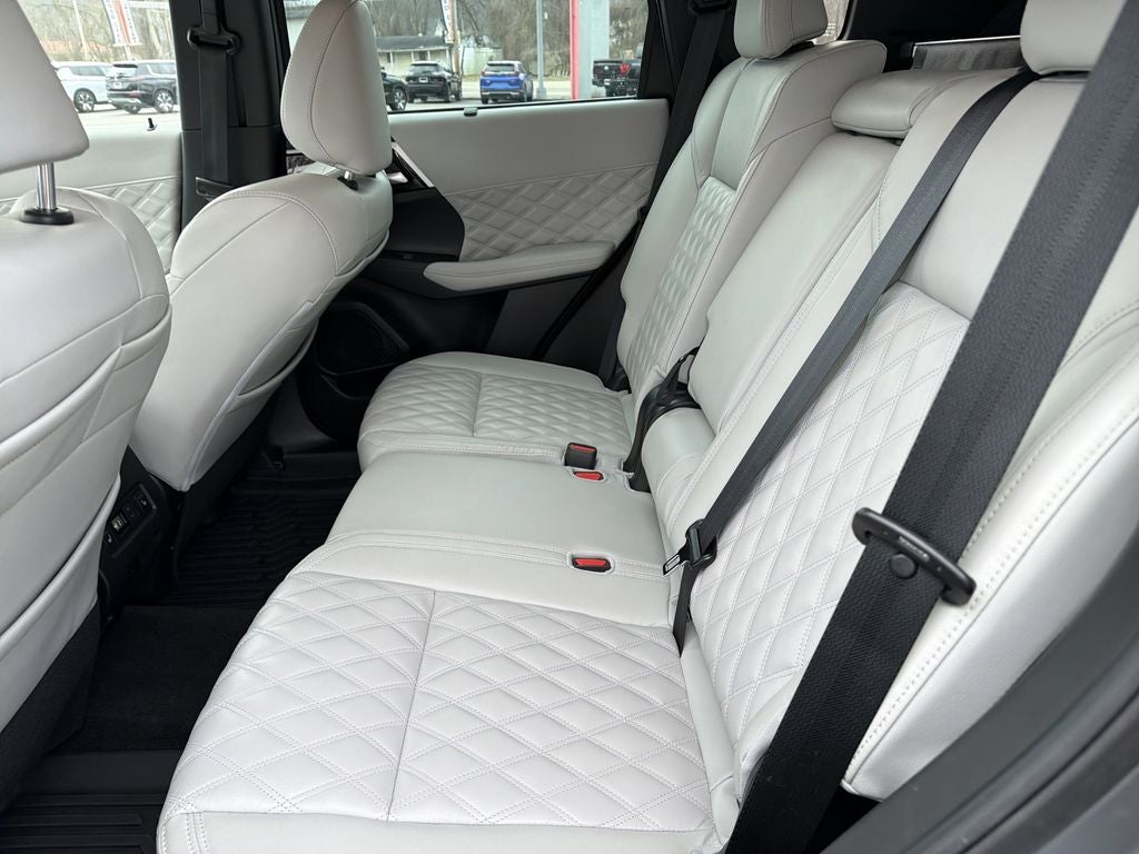 2023 Mitsubishi Outlander SEL