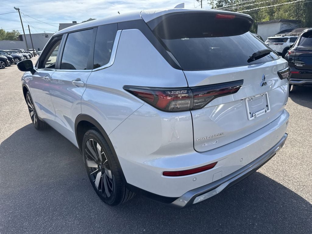 2025 Mitsubishi Outlander SE