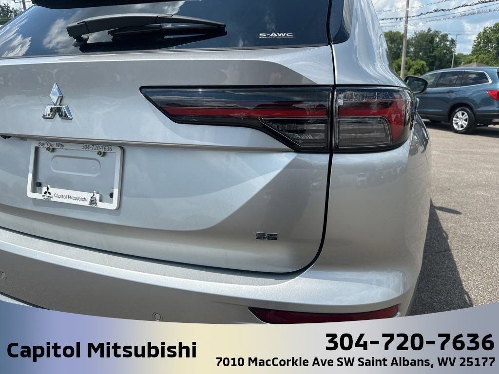 2025 Mitsubishi Outlander SE