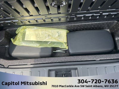 2025 Mitsubishi Outlander SE