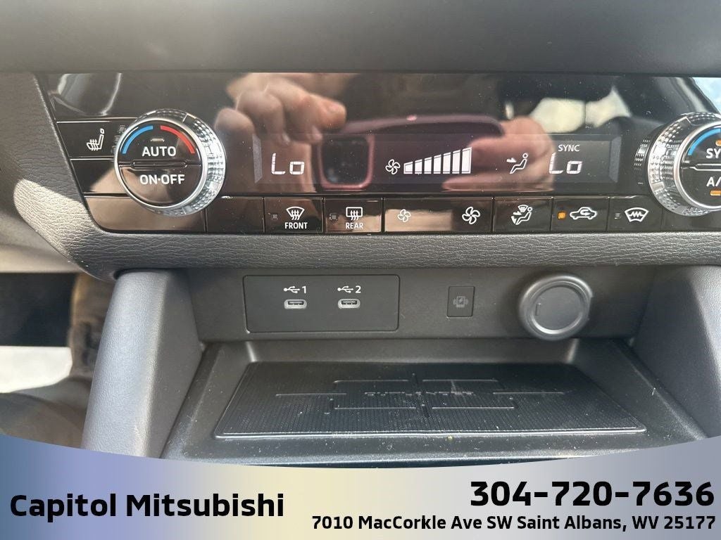 2025 Mitsubishi Outlander SE