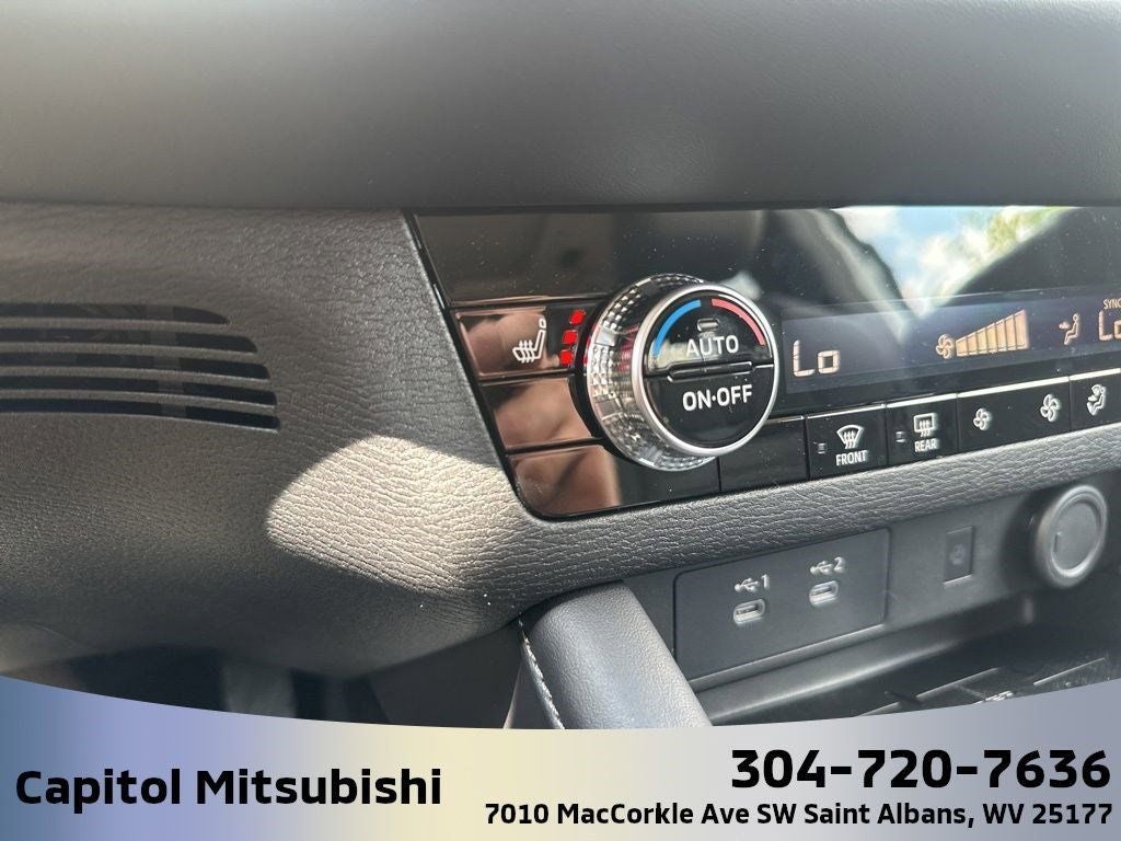 2025 Mitsubishi Outlander SE