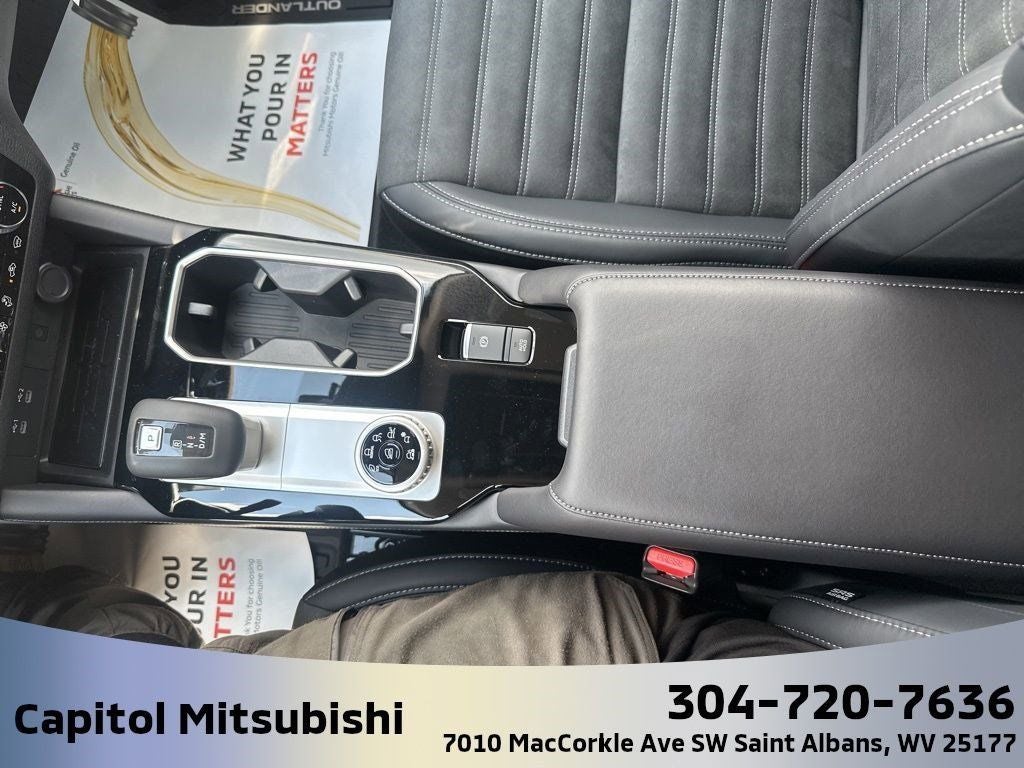 2025 Mitsubishi Outlander SE