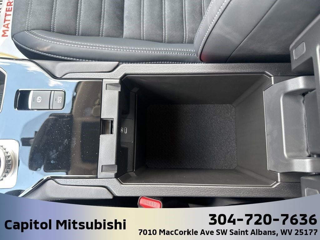 2025 Mitsubishi Outlander SE