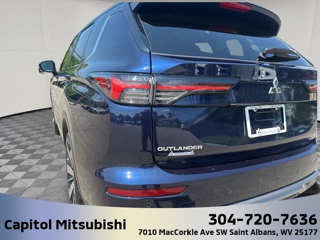 2025 Mitsubishi Outlander SE