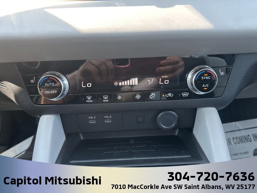 2025 Mitsubishi Outlander SE