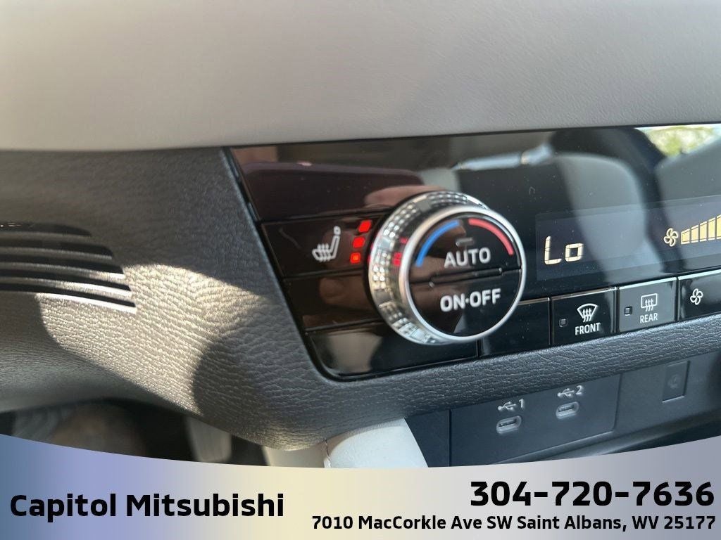 2025 Mitsubishi Outlander SE