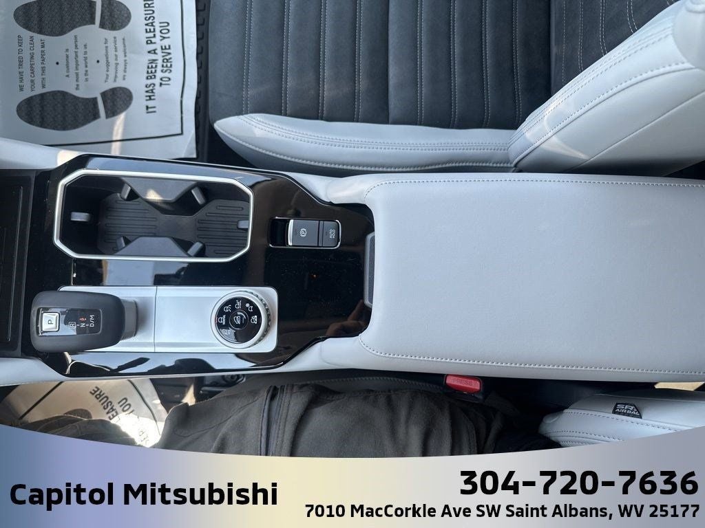 2025 Mitsubishi Outlander SE