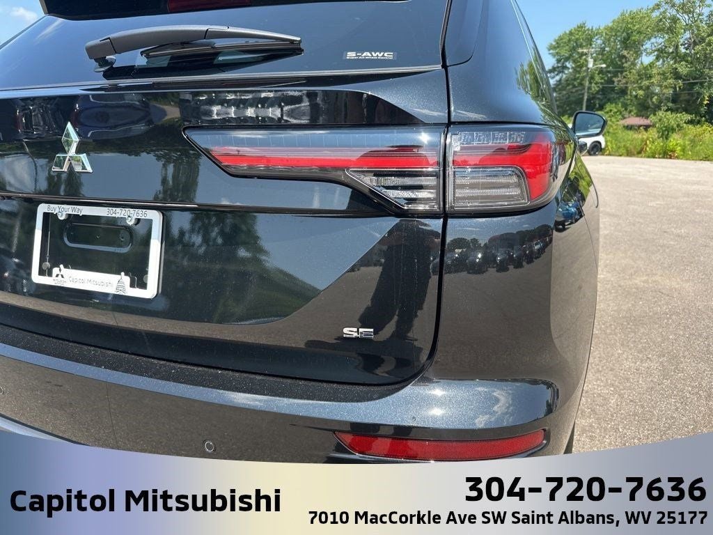 2025 Mitsubishi Outlander SE