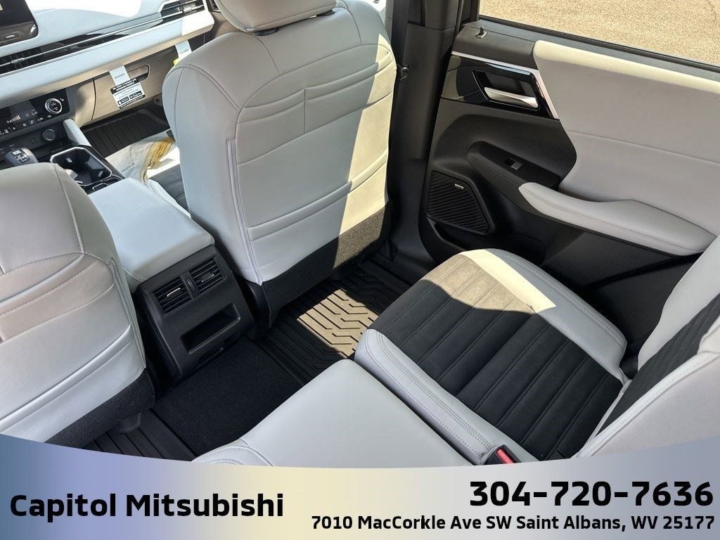 2025 Mitsubishi Outlander SE