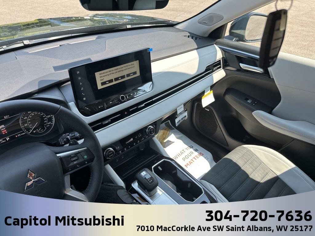 2025 Mitsubishi Outlander SE