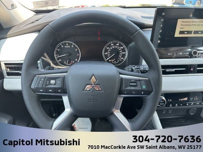 2025 Mitsubishi Outlander SE