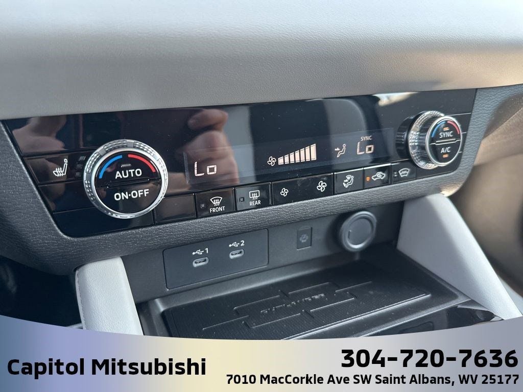 2025 Mitsubishi Outlander SE