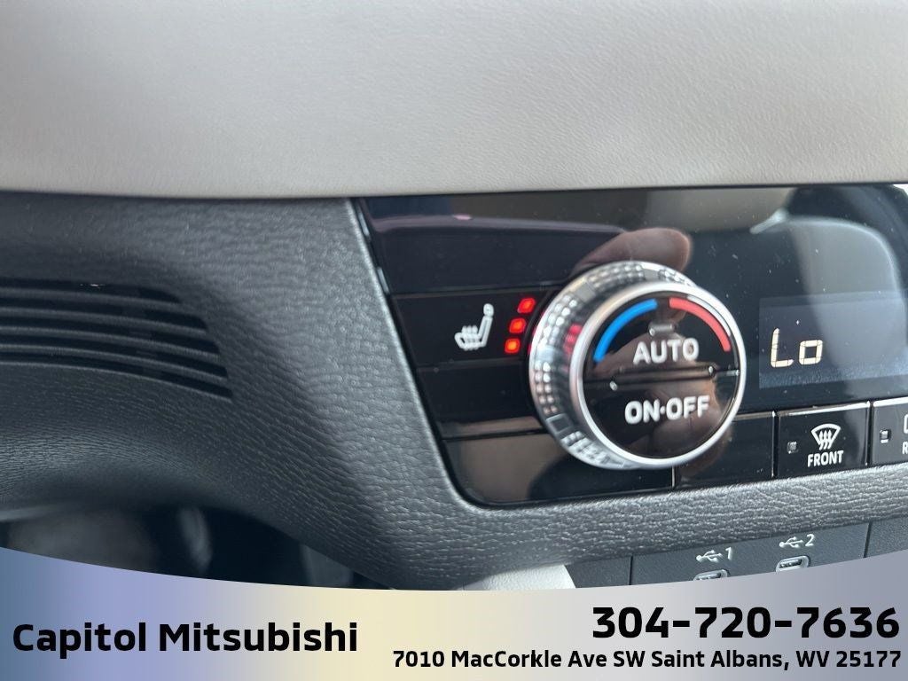 2025 Mitsubishi Outlander SE