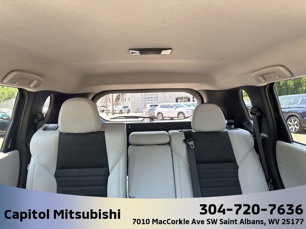 2025 Mitsubishi Outlander SE