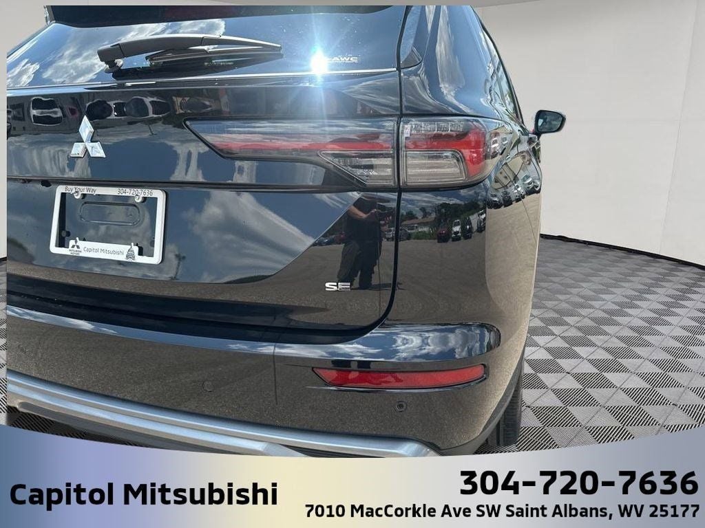 2025 Mitsubishi Outlander SE