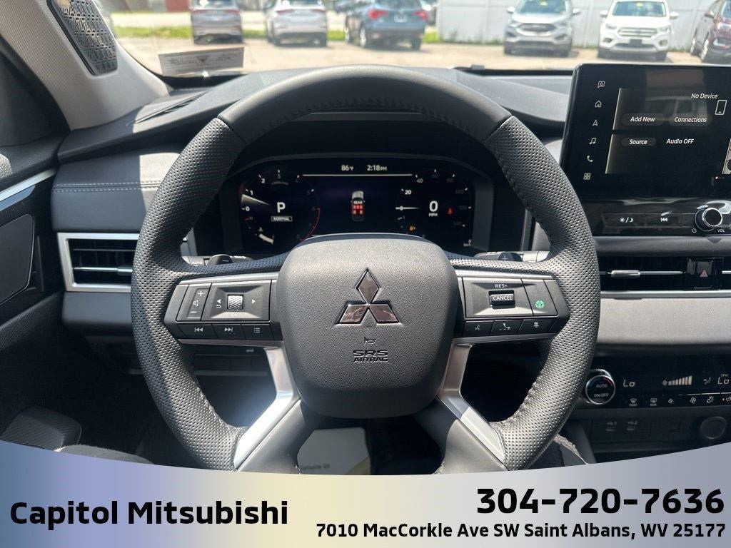 2025 Mitsubishi Outlander SE