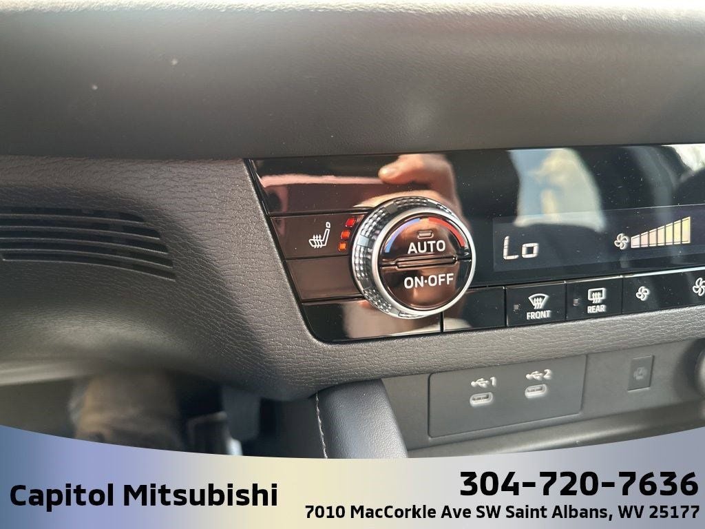 2025 Mitsubishi Outlander SE