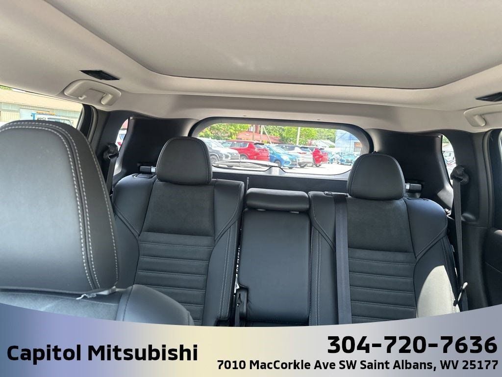 2025 Mitsubishi Outlander SE