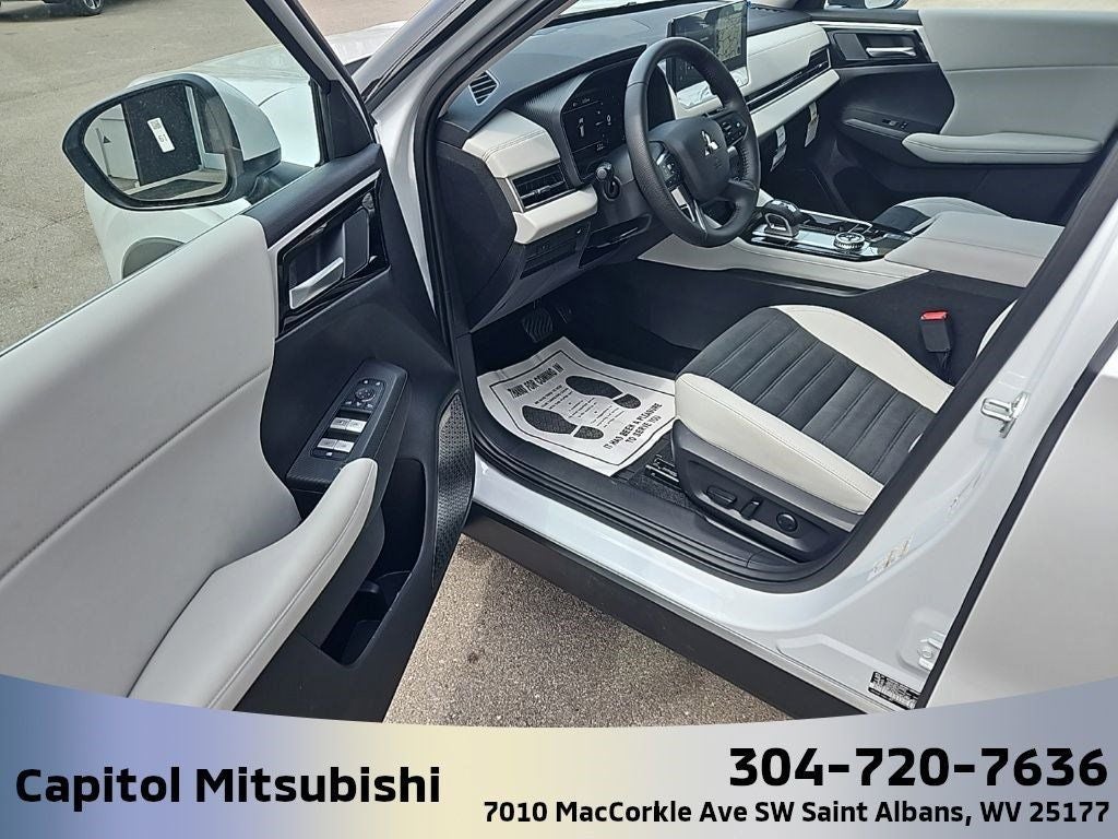 2025 Mitsubishi Outlander SE