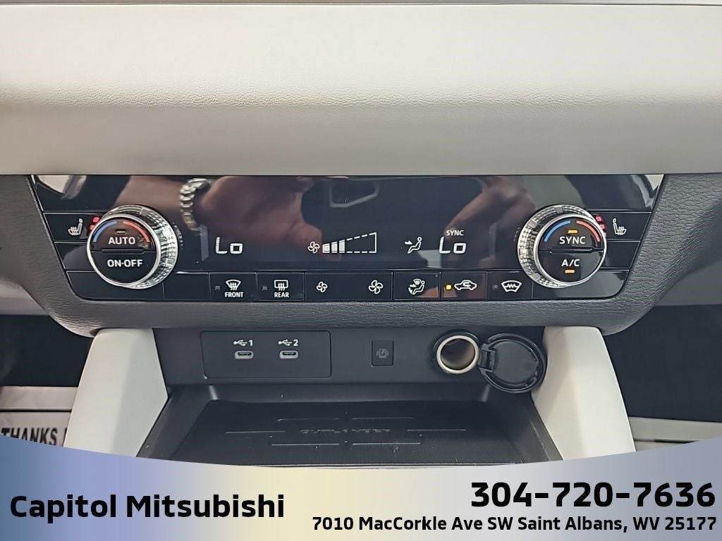 2025 Mitsubishi Outlander SE