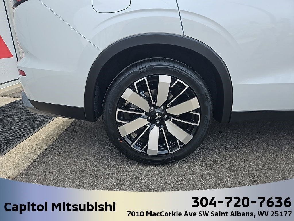 2025 Mitsubishi Outlander SE