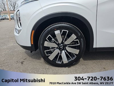 2025 Mitsubishi Outlander SE