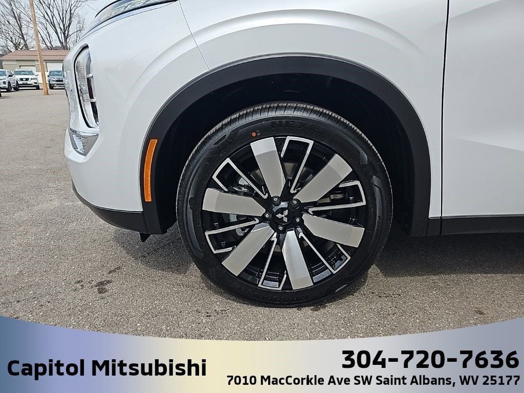 2025 Mitsubishi Outlander SE