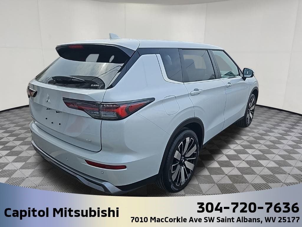 2025 Mitsubishi Outlander SE