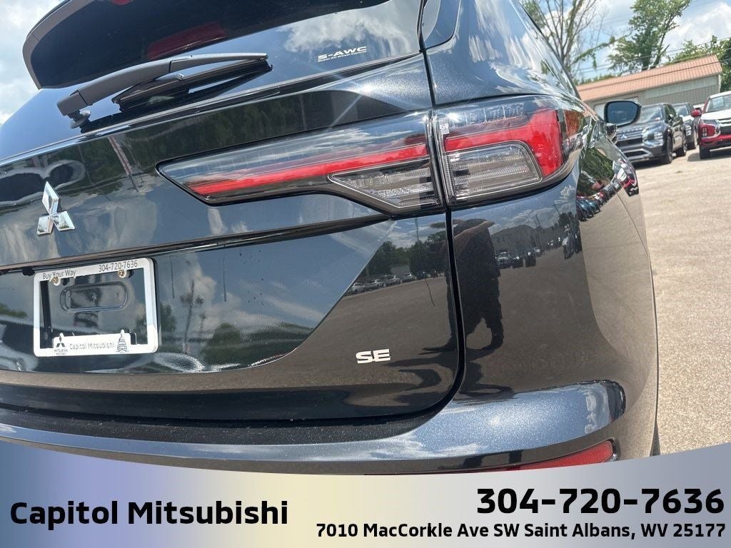 2025 Mitsubishi Outlander SE