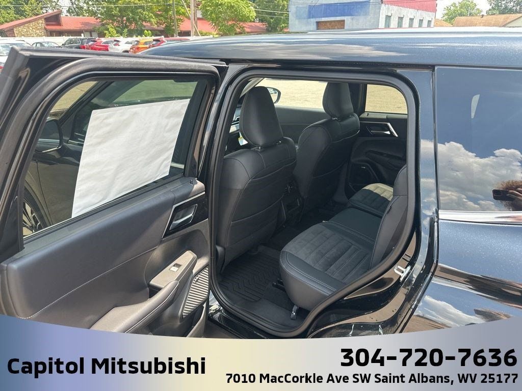 2025 Mitsubishi Outlander SE