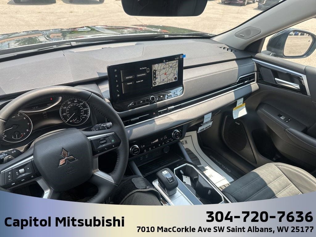 2025 Mitsubishi Outlander SE