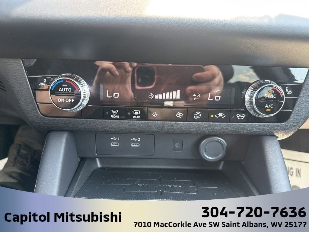 2025 Mitsubishi Outlander SE