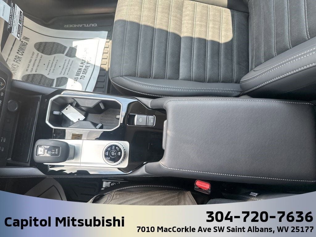 2025 Mitsubishi Outlander SE