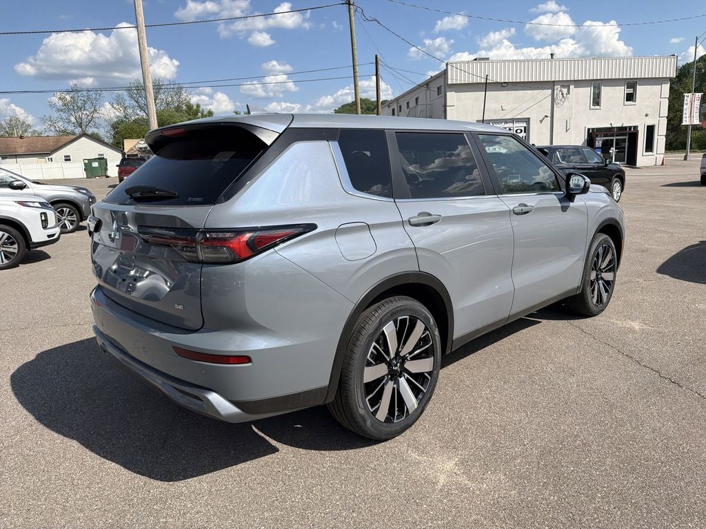 2026 Mitsubishi Outlander SE