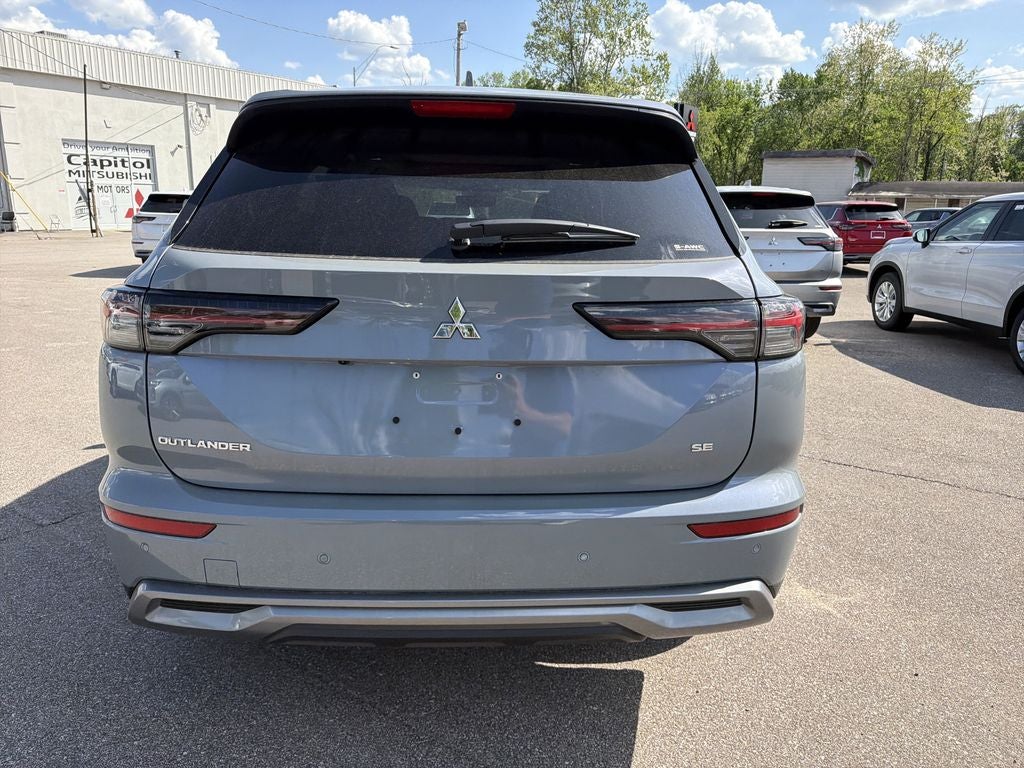 2026 Mitsubishi Outlander SE