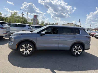 2026 Mitsubishi Outlander SE